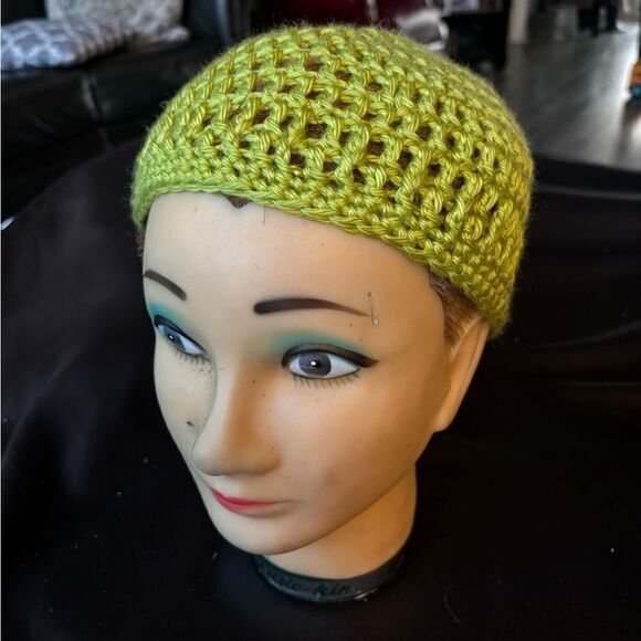 NEW Handmade Crocheted Adult Hat - Picture 7 of 8